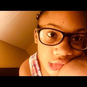 Meet your Posher, Zari